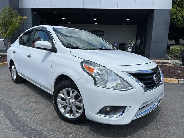 2017 Nissan Versa SV FWD photo