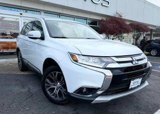 2017 Mitsubishi Outlander SE 4WD photo