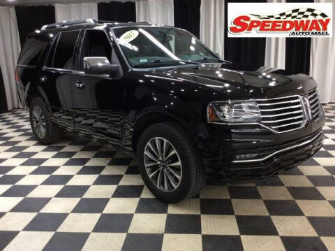 2017 Lincoln Navigator Select RWD photo