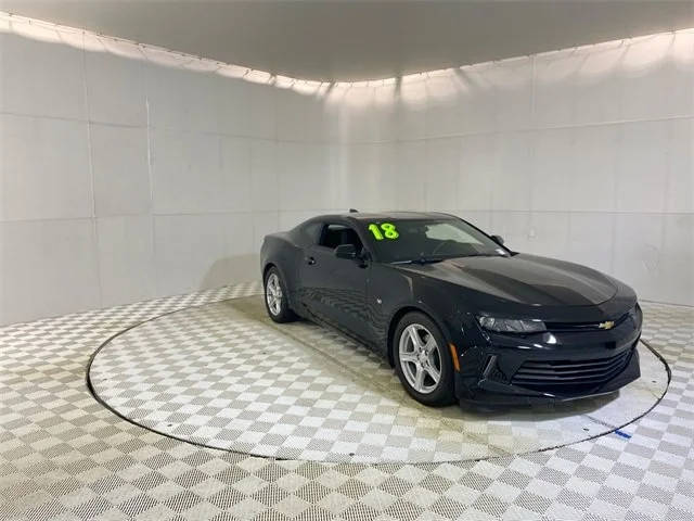 2018 Chevrolet Camaro 1LT RWD photo