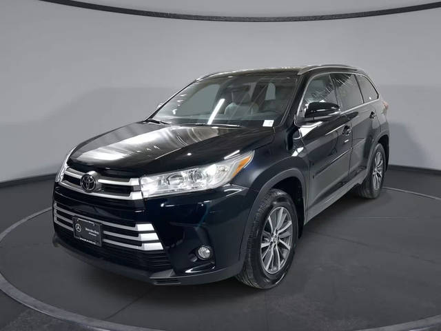 2017 Toyota Highlander XLE AWD photo