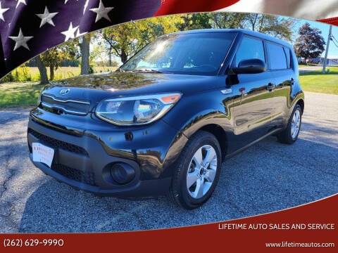 2017 Kia Soul Base FWD photo