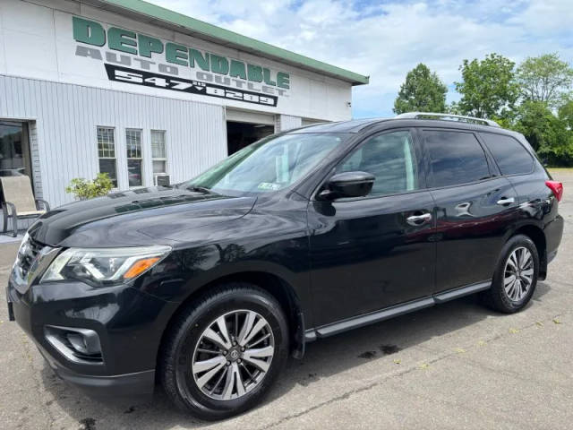 2017 Nissan Pathfinder SV 4WD photo