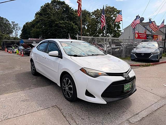 2017 Toyota Corolla LE FWD photo
