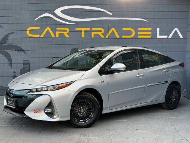 2017 Toyota Prius Prime Advanced FWD photo