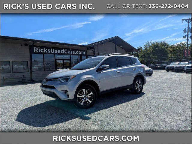 2017 Toyota RAV4 XLE FWD photo