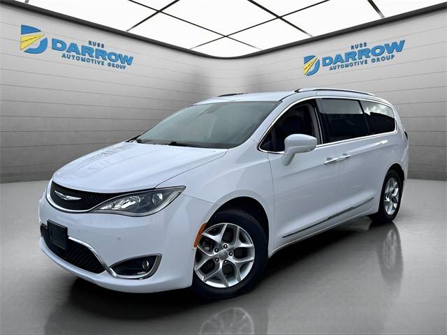 2017 Chrysler Pacifica Minivan Touring-L Plus FWD photo