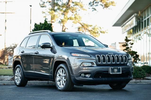 2018 Jeep Cherokee Latitude Plus FWD photo