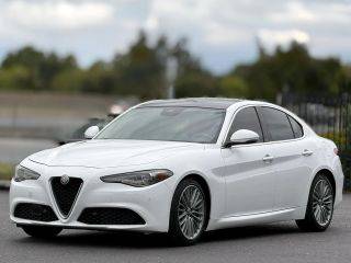 2017 Alfa Romeo Giulia Ti RWD photo