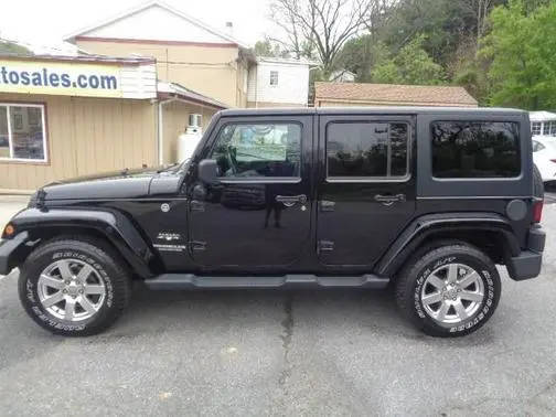 2017 Jeep Wrangler Unlimited Sahara 4WD photo