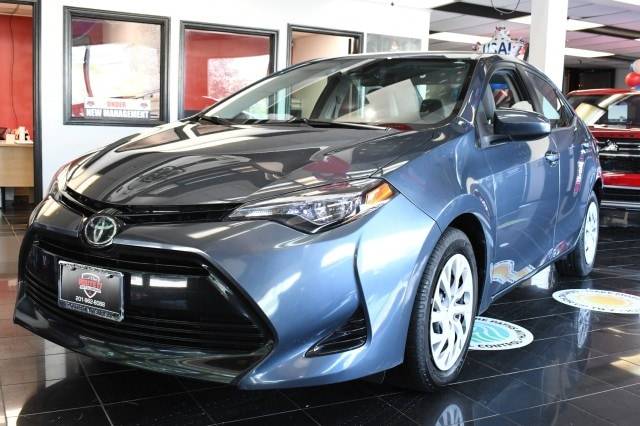 2017 Toyota Corolla LE FWD photo