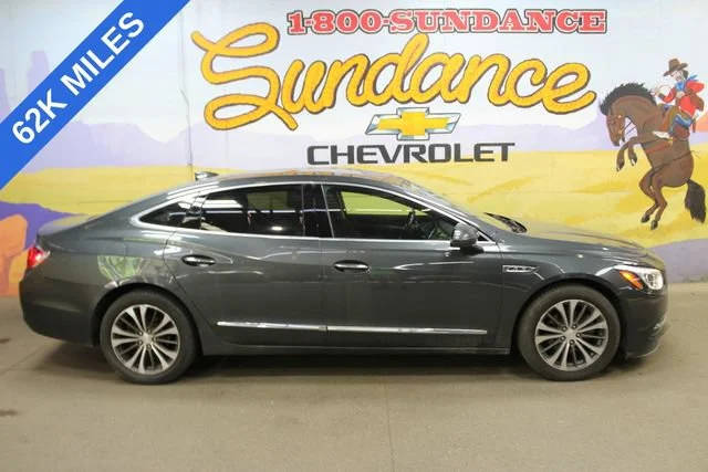 2017 Buick LaCrosse Essence FWD photo
