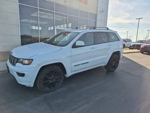 2018 Jeep Grand Cherokee Altitude 4WD photo