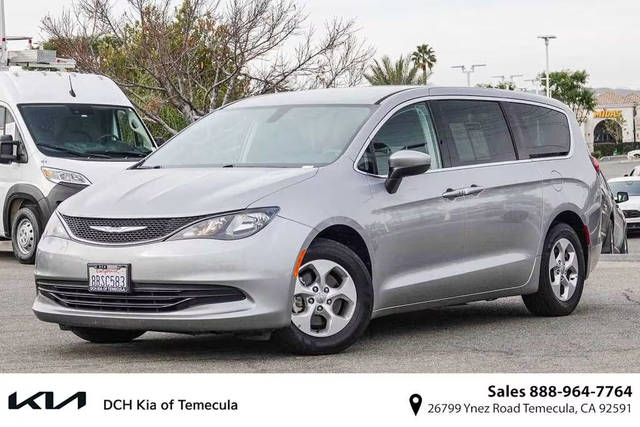 2017 Chrysler Pacifica Minivan LX FWD photo