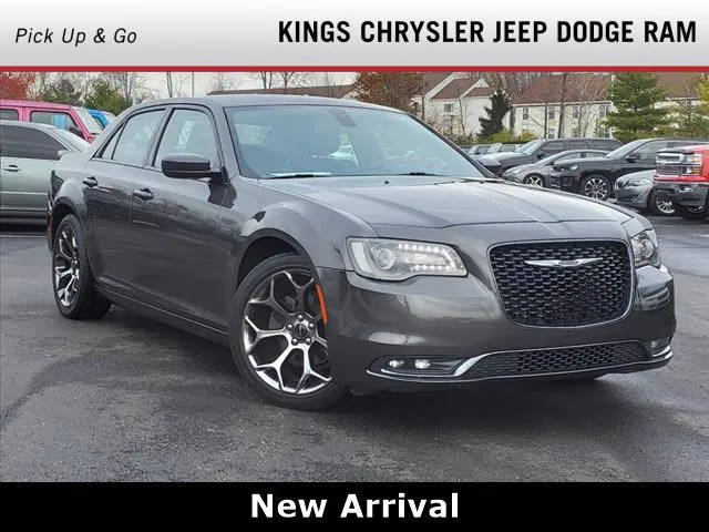 2018 Chrysler 300 300S RWD photo