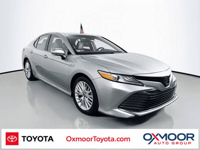 2018 Toyota Camry Hybrid XLE FWD photo