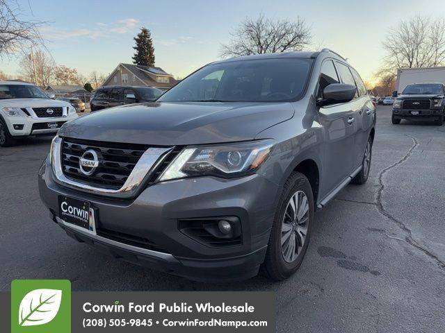 2017 Nissan Pathfinder SV 4WD photo