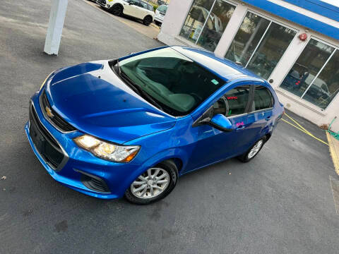 2017 Chevrolet Sonic LT FWD photo