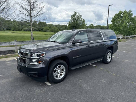 2017 Chevrolet Suburban LT 4WD photo