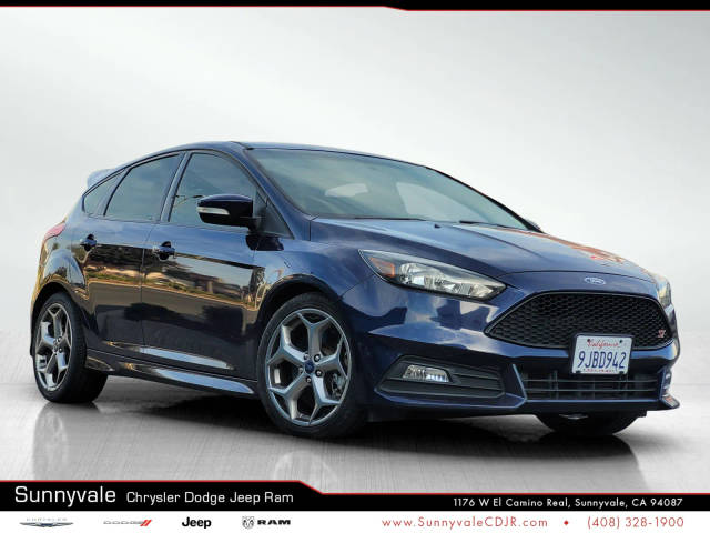 2017 Ford Focus ST FWD photo