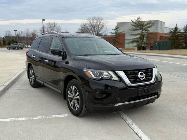2017 Nissan Pathfinder S FWD photo