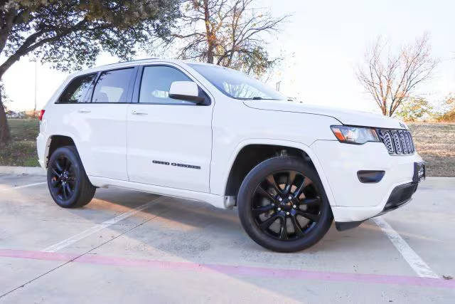 2018 Jeep Grand Cherokee Altitude 4WD photo
