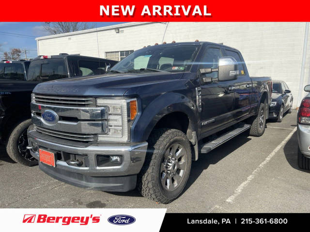 2017 Ford F-250 Super Duty Lariat 4WD photo