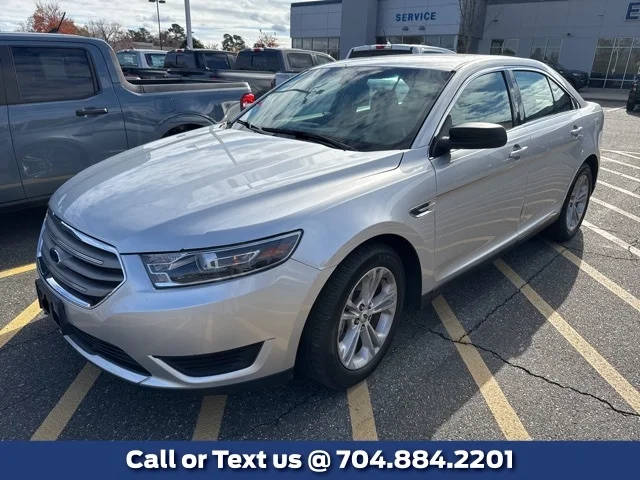 2017 Ford Taurus SE FWD photo