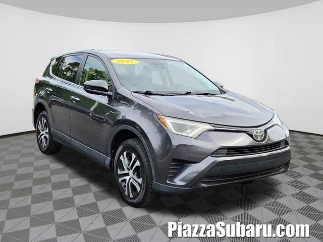 2017 Toyota RAV4 LE AWD photo