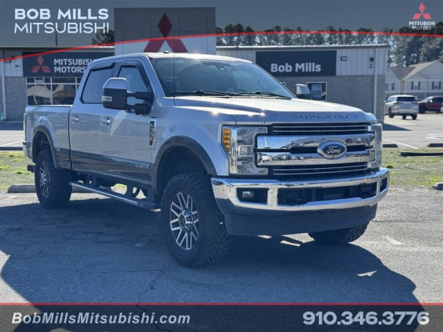 2017 Ford F-350 Super Duty Lariat 4WD photo