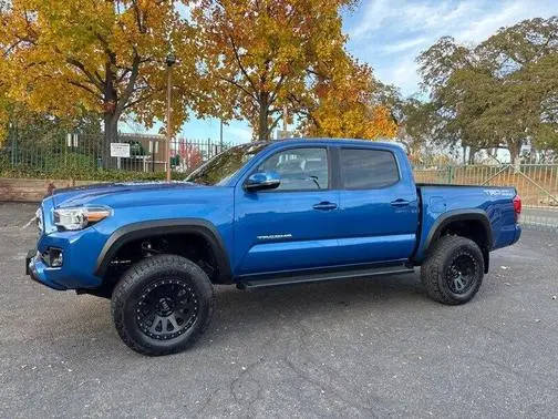 2017 Toyota Tacoma TRD Off Road RWD photo