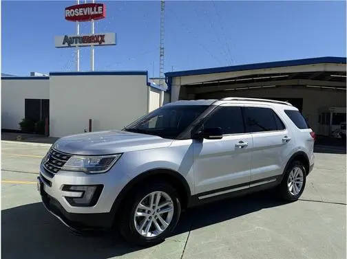 2017 Ford Explorer XLT FWD photo