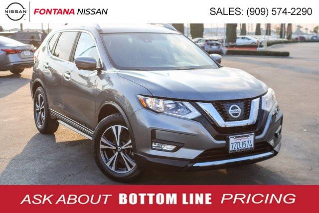 2017 Nissan Rogue SL FWD photo