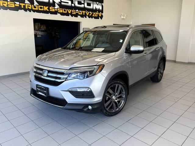 2017 Honda Pilot Touring AWD photo