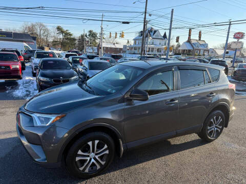 2017 Toyota RAV4 LE AWD photo