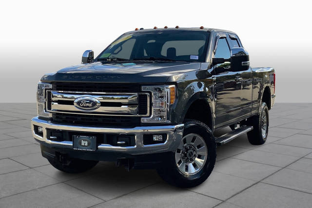 2017 Ford F-350 Super Duty XLT 4WD photo