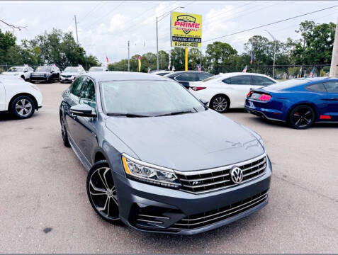2017 Volkswagen Passat R-Line w/Comfort Pkg FWD photo