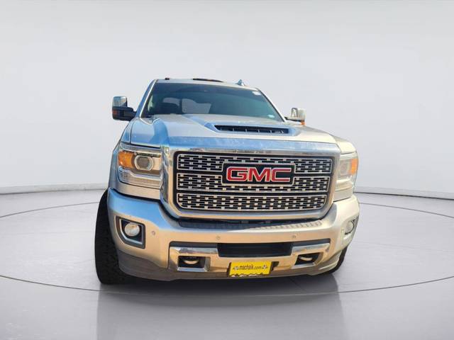 2018 GMC Sierra 2500HD Denali 4WD photo