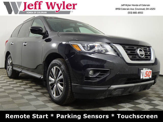 2017 Nissan Pathfinder SV 4WD photo