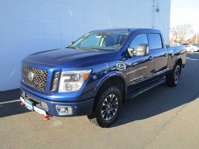2017 Nissan Titan XD PRO-4X 4WD photo