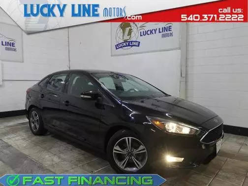 2017 Ford Focus SE FWD photo