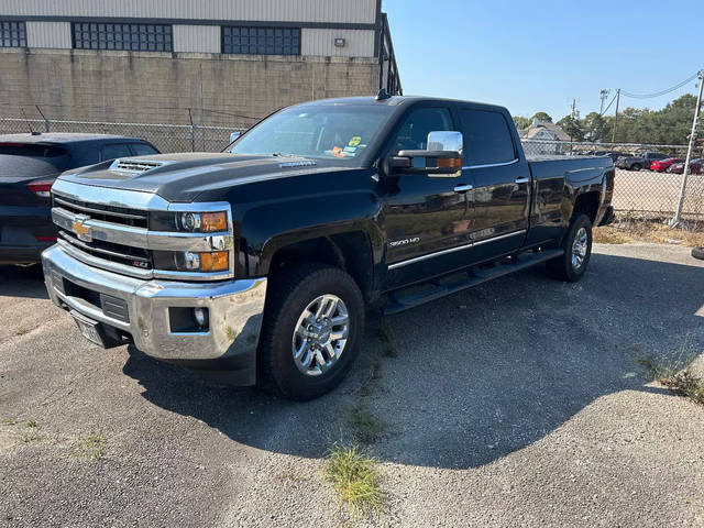 2018 Chevrolet Silverado 3500HD LTZ 4WD photo