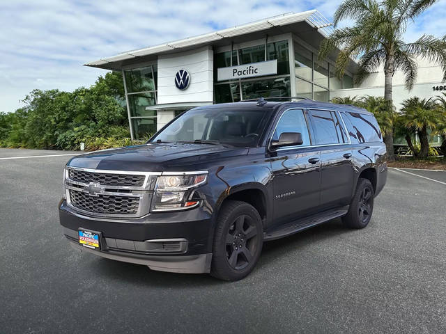 2017 Chevrolet Suburban LT RWD photo