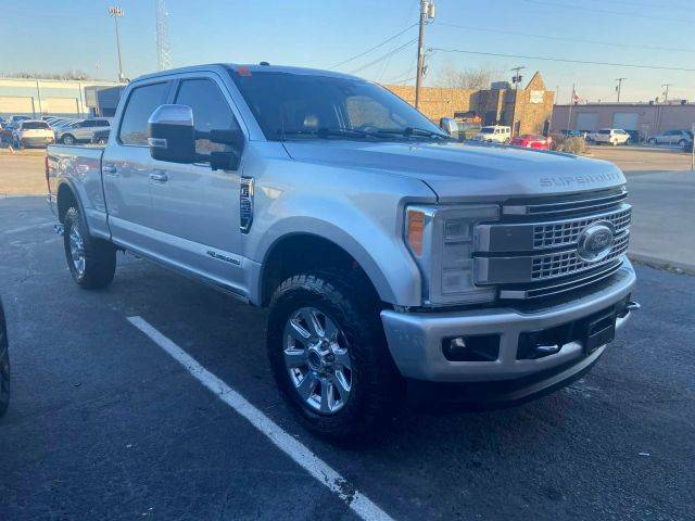 2017 Ford F-250 Super Duty Platinum 4WD photo
