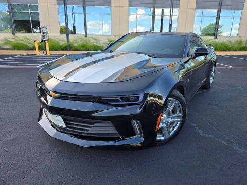 2017 Chevrolet Camaro 1LT RWD photo