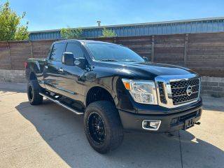 2017 Nissan Titan XD SV RWD photo