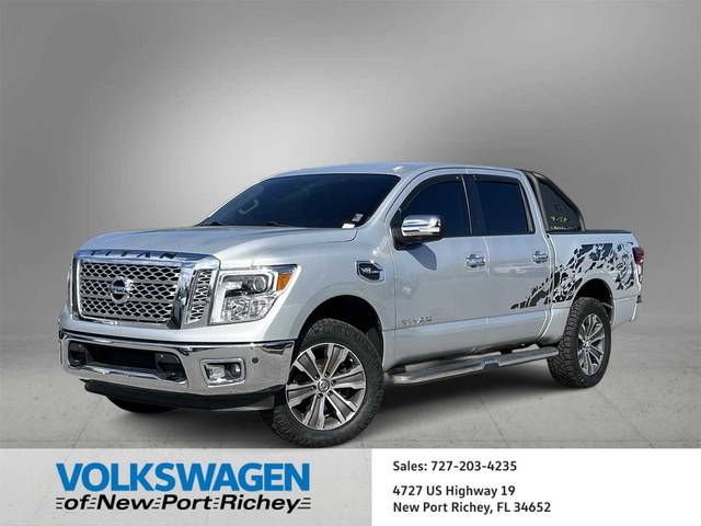 2017 Nissan Titan SL 4WD photo