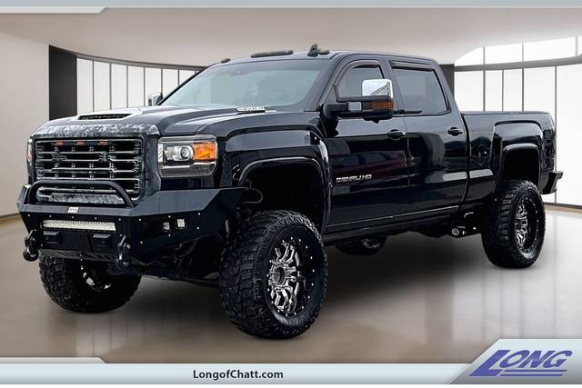 2018 GMC Sierra 2500HD Denali 4WD photo