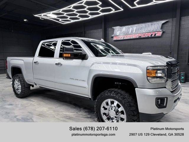 2018 GMC Sierra 2500HD Denali 4WD photo