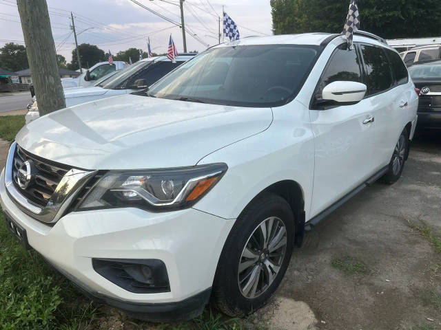 2017 Nissan Pathfinder S FWD photo